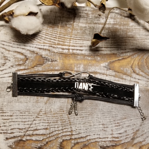 🩰🩰Super Cute Love dance bracelet🩰🩰 - Picture 3 of 6